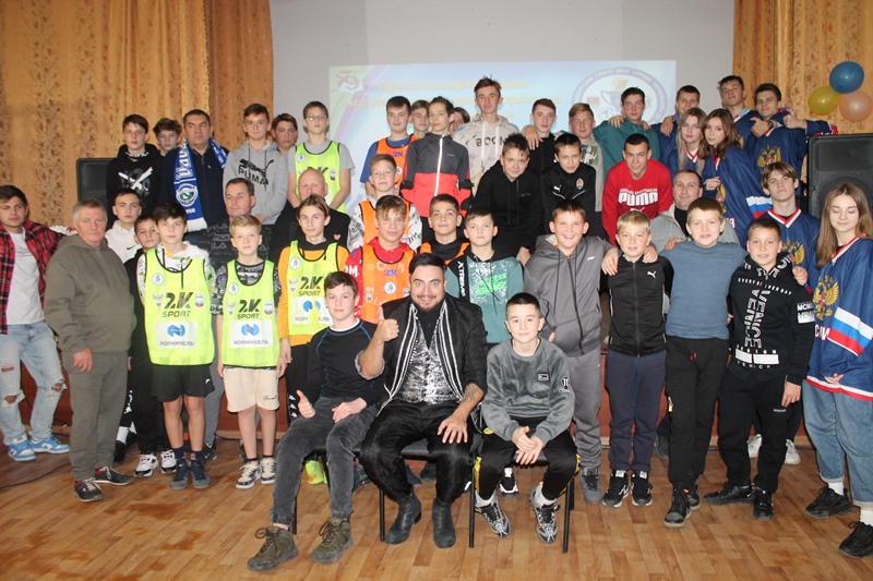 Юные футболисты из Горловки (ДНР) в гостях у центра образования