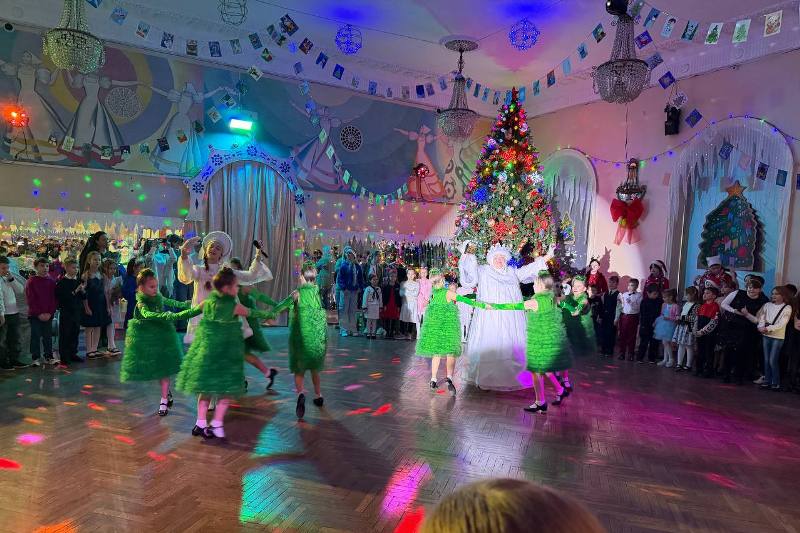 Новогодняя сказка во Дворце творчества.
