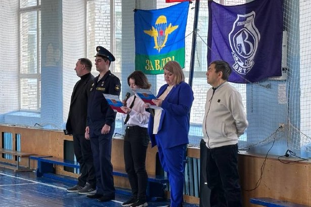 Военно-спортивная игра «А ну-ка, парни!».