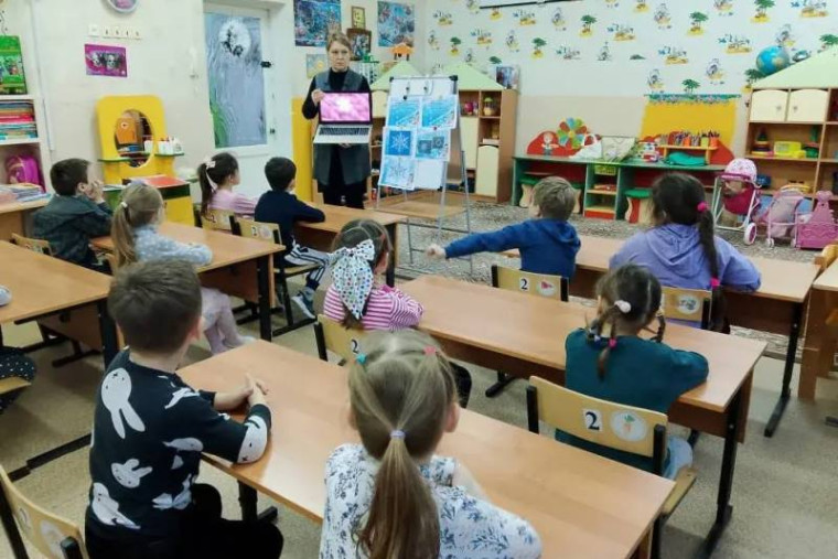 Детский сад встретил Всероссийский День снежинки весёлым тематическим праздником!.