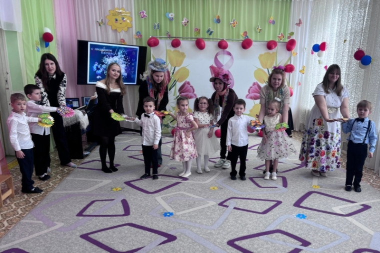 Праздничные утренники,  посвященные Международному женскому дню 8 Марта.