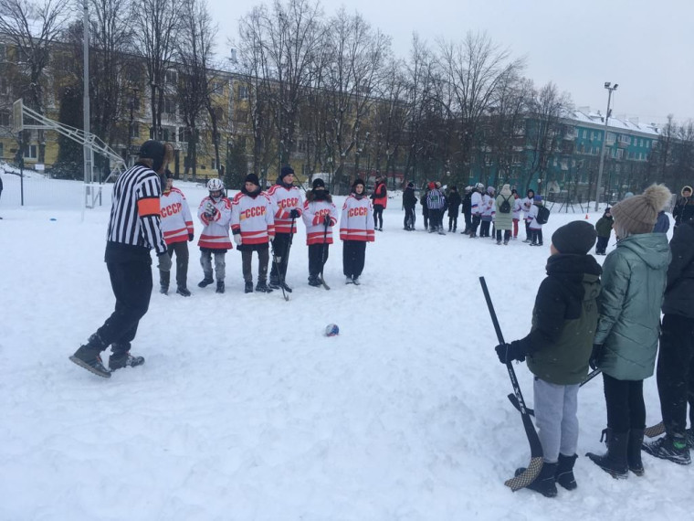 Первенство города по хоккею в валенках.
