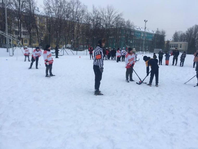Первенство города по хоккею в валенках.